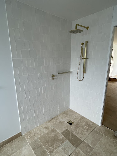 Coastal Sunrise Bathroom and Tiles in Sunshine Coast