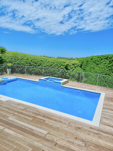 wally blue pool tiler in Dandenong
